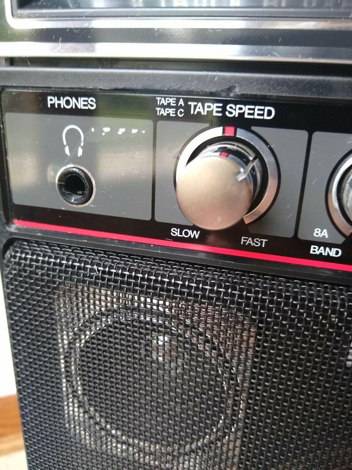 Sanyo PAT-K5MKIII Double Cassette, 8 Track Boombox Karaoke - Image 9