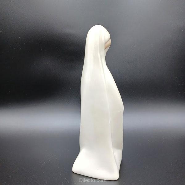 Lladro 4636 Girl with Child - Image 3