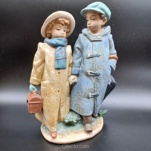 Lladro 2242  Away to School