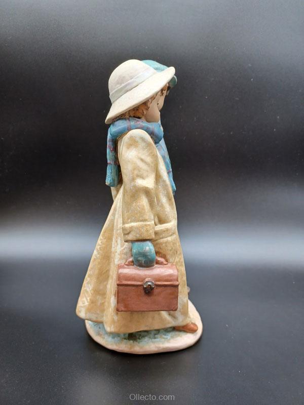 Lladro 2242 Away to School - Image 4