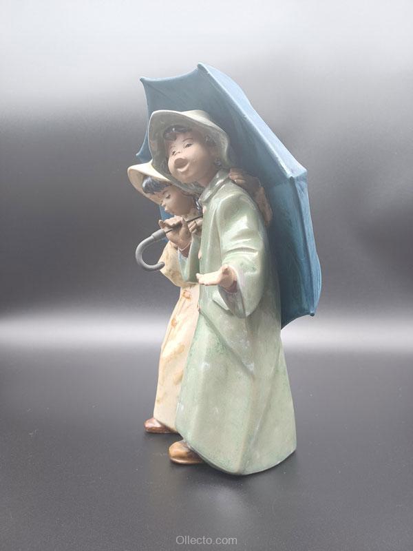 Lladro 2077 The Rain in Spain - Image 3