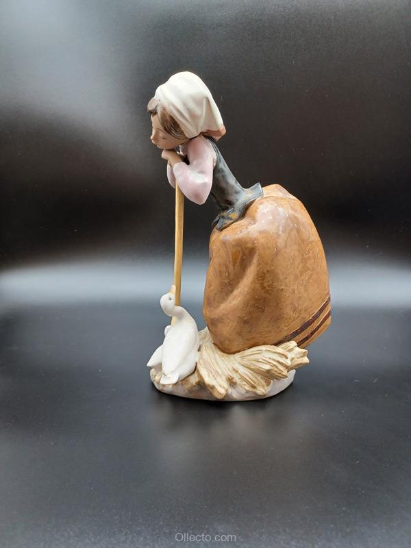 Lladro 2178 Harvest Helpers - Image 3