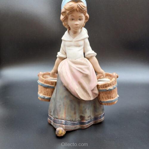 Lladro 3512 Girl with Two Pails