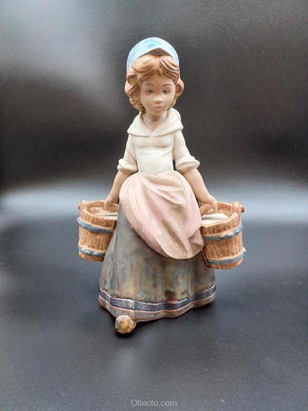 Lladro 3512 Girl with Two Pails