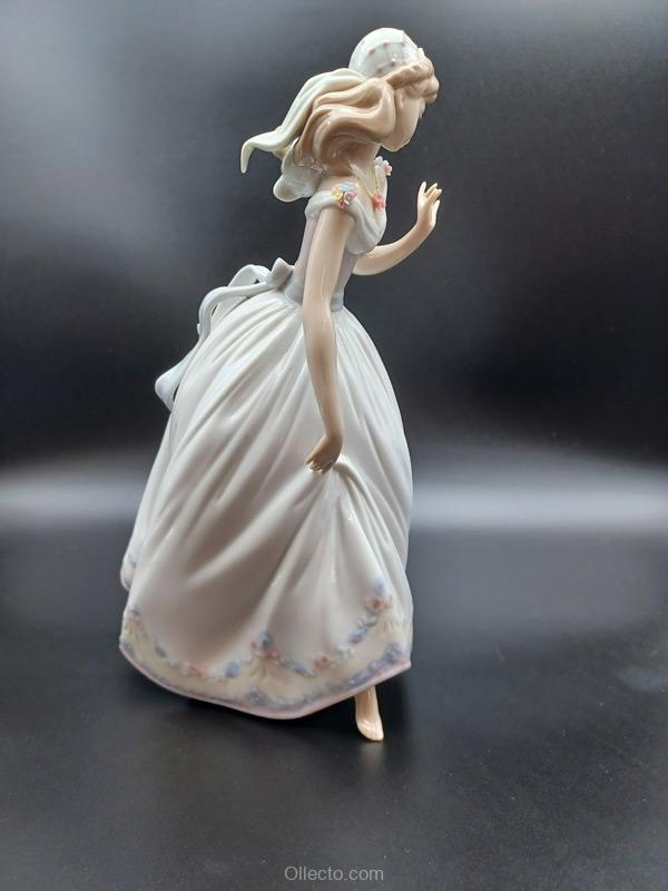 Lladro 5957 The Glass Slipper - Image 2