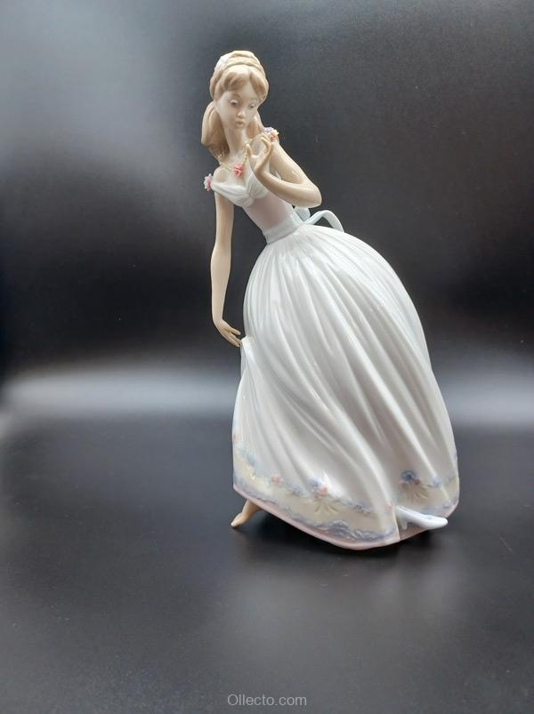Lladro 5957 The Glass Slipper