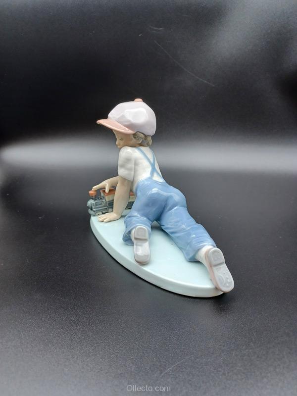 Lladro 7619 All Aboard - Image 3