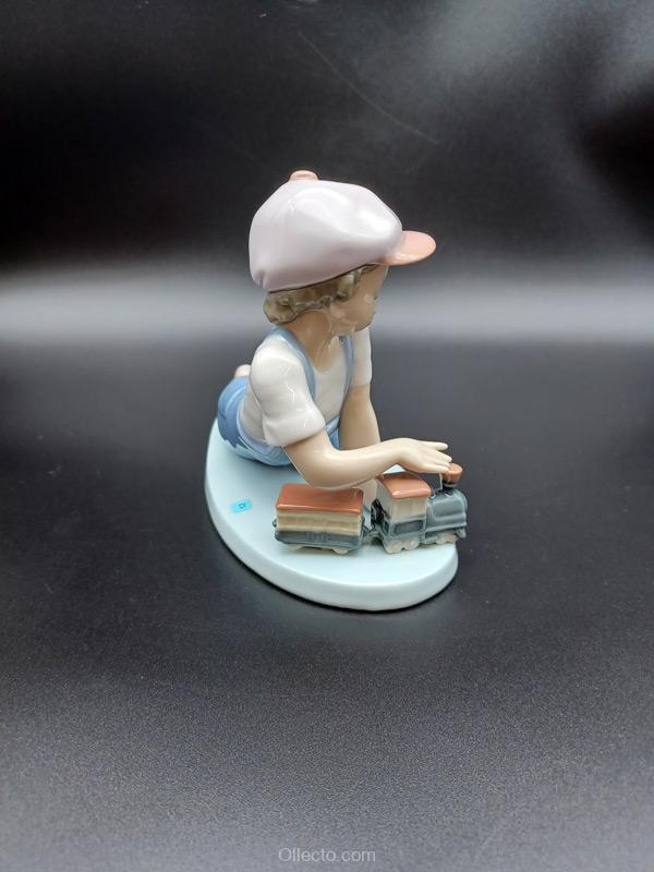 Lladro 7619 All Aboard - Image 2