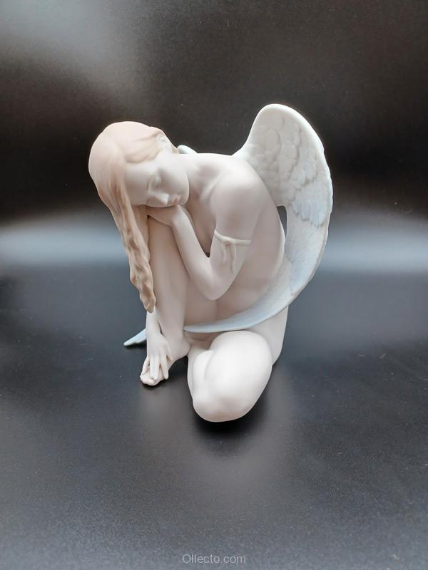 Lladro 8236 Wonderful Angel