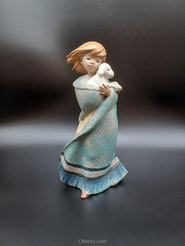 Lladro 2164 My Lost Lamb