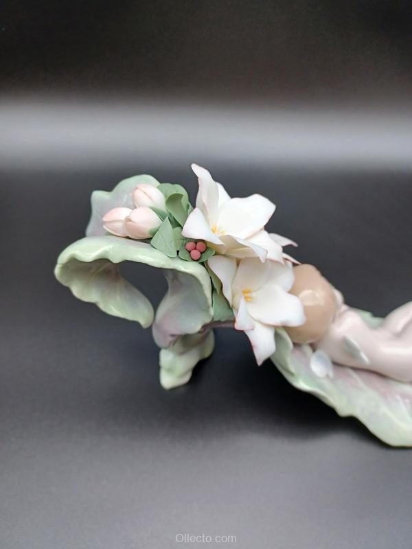 Lladro 6787 Dreaming On Dew Drops - Image 3