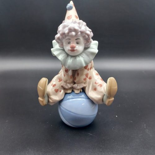 Lladro 5813 Having a Ball