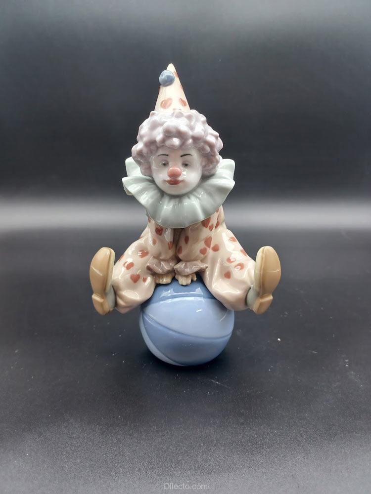 Lladro 5813 Having a Ball