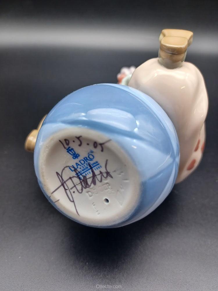 Lladro 5813 Having a Ball - Image 2