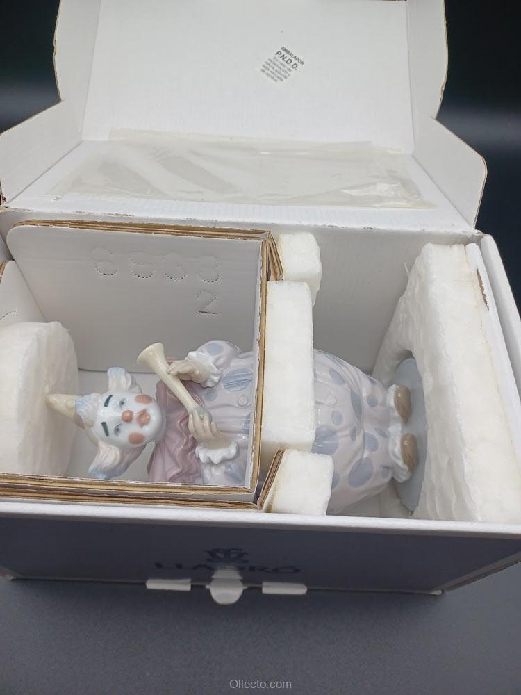 Lladro 6938 The Show Begins - Image 4